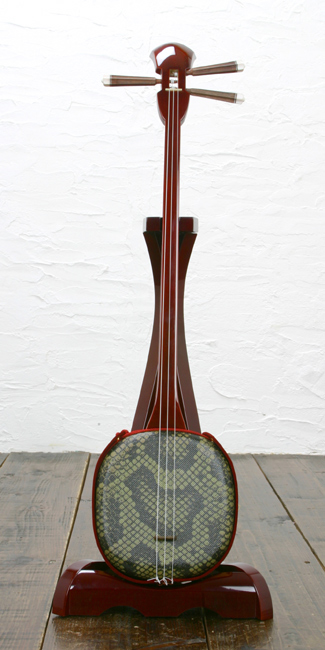 良品】沖縄三線 工四合 人工皮 三味線 概ねきれい 良品】沖縄三線 工四