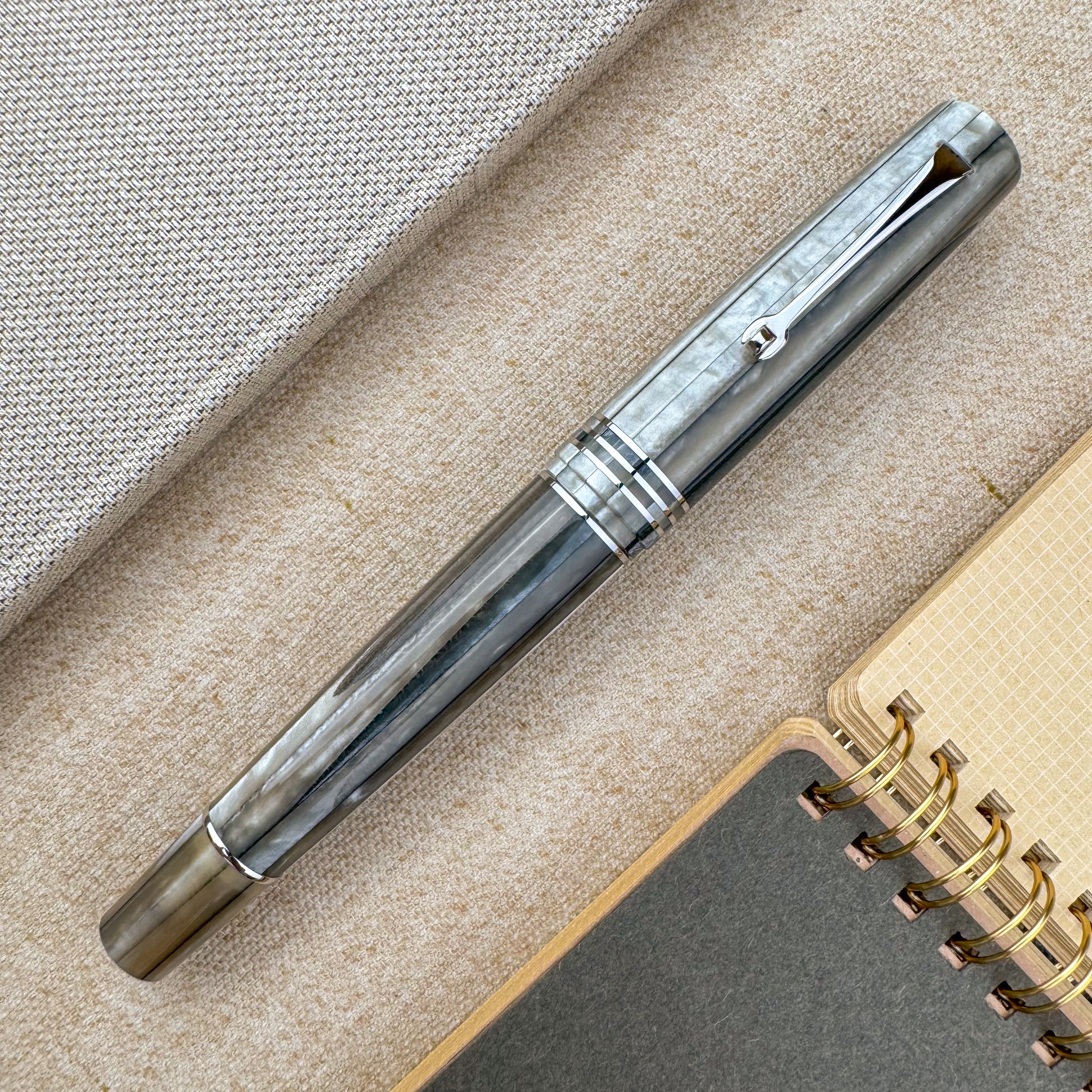 Leonardo Momento Zero Grande 2.0 Fountain Pen - Sand – Atlas