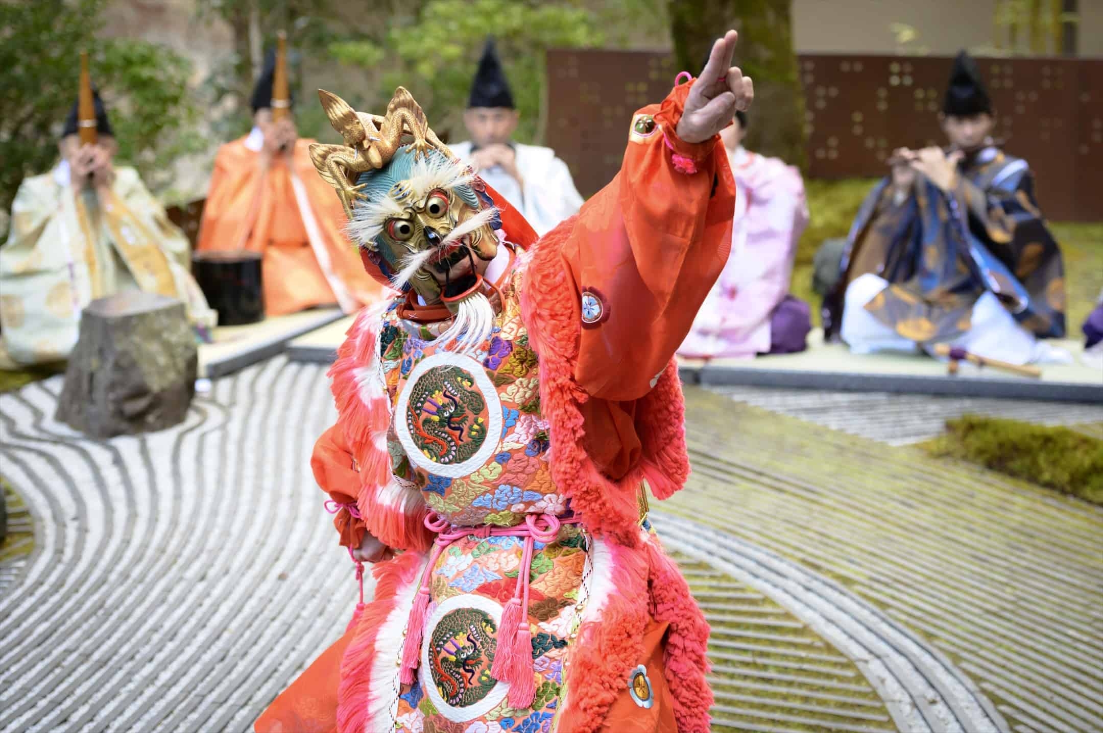 星のや京都】走り舞と舞楽を鑑賞し無病息災を祈る「春立つ蘭陵王の舞