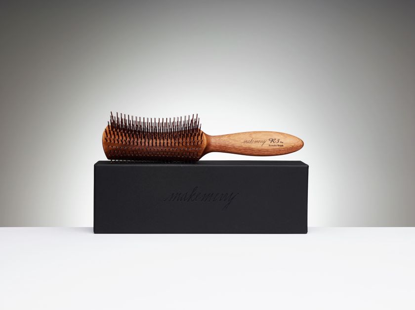 特許取得＞日本初 髪の生えグセをほぐすことができるヘアブラシ 体験型