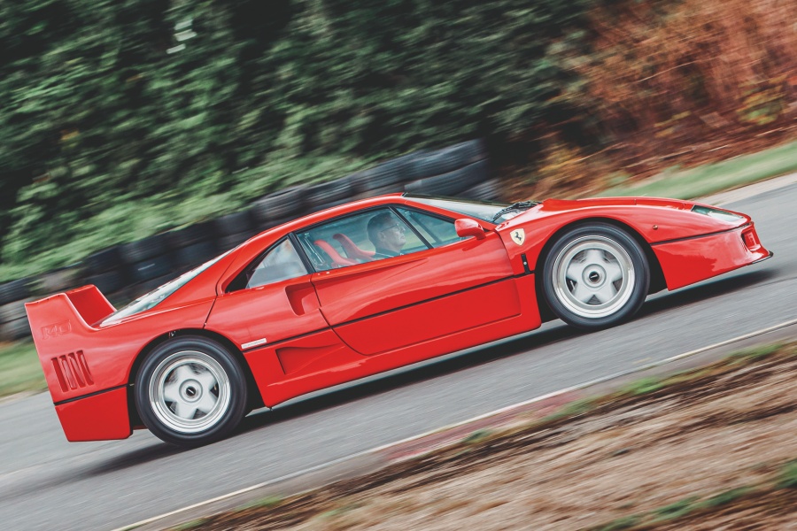 時代の最高速モデル 1980年代 フェラーリF40 エンツォが遺した323.4km