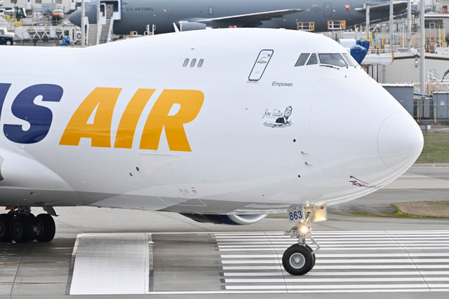 ボーイング 747-8F シアトル・シーホークス N770BA 1/400 お取り寄せ