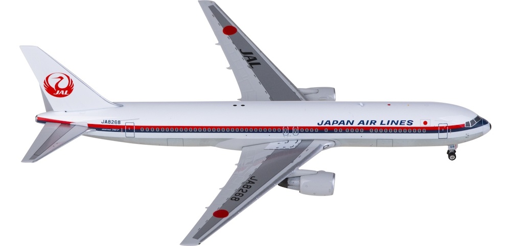 Phoenix-models 04586 Boeing B767-300ER JAL Japan Air Lines JA8268