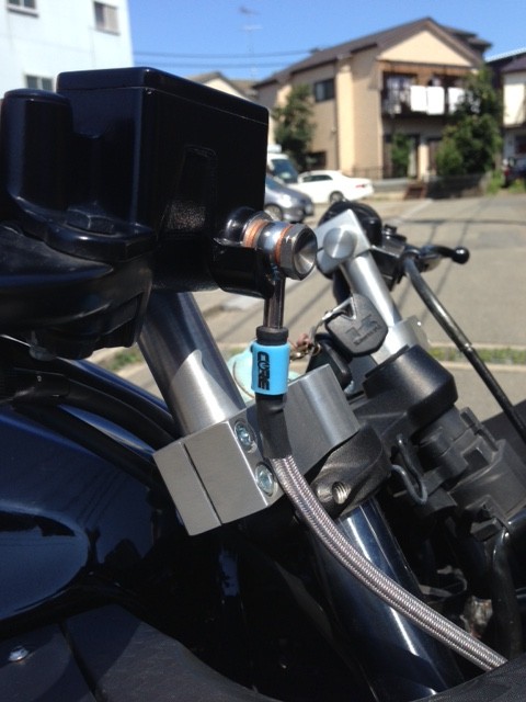 ハンドルポジション角度高さを自由自在に！クリップオンハンドル｜AxxL