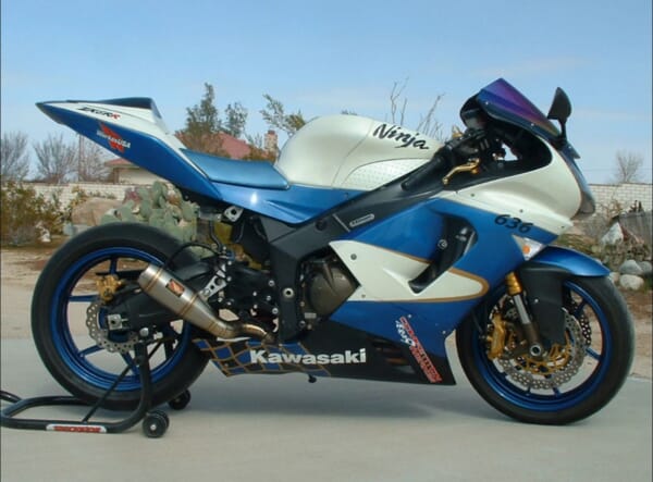 スーパーバイク選手権にも使用 COMPETITION WERKES マフラー｜AxxL