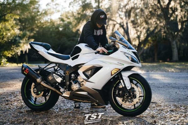 ZX6R 専用 カスタムLEDフロントウインカー｜AxxL