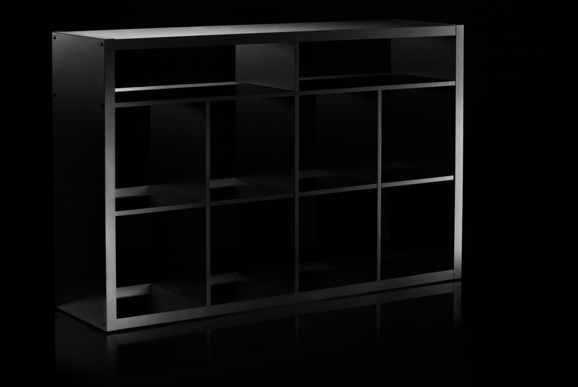 イケアのコレクション「OBEGRÄNSAD」 音楽を楽しむためのレコード収納