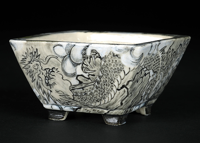 春雪墨絵龍図正方鉢 | 盆栽、盆栽書籍、盆栽鉢の通販│近代出版