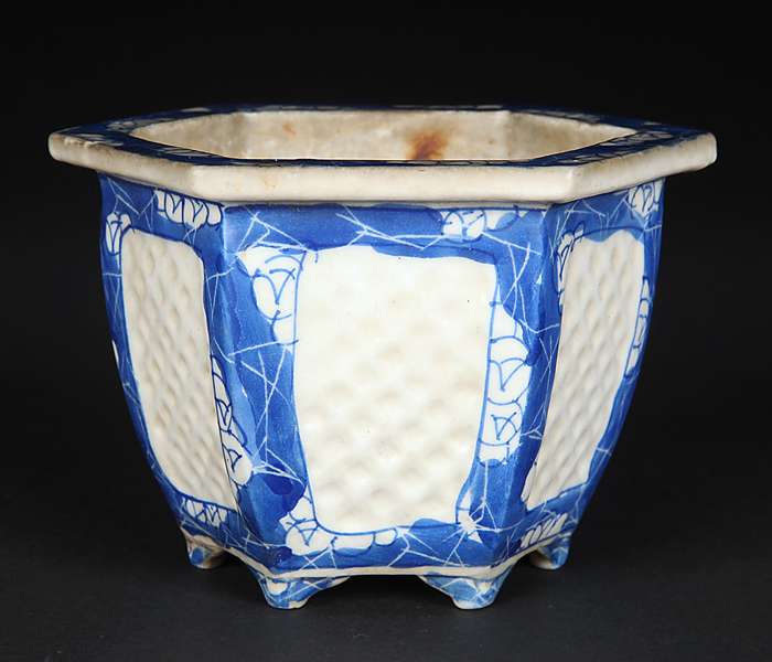 瀬戸染付六角鉢 | 盆栽、盆栽書籍、盆栽鉢の通販│近代出版