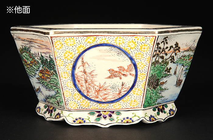 v131 江戸時代後期作 萬古焼 極上浮彫金魚図 角鉢 在銘釜亭 Q v131