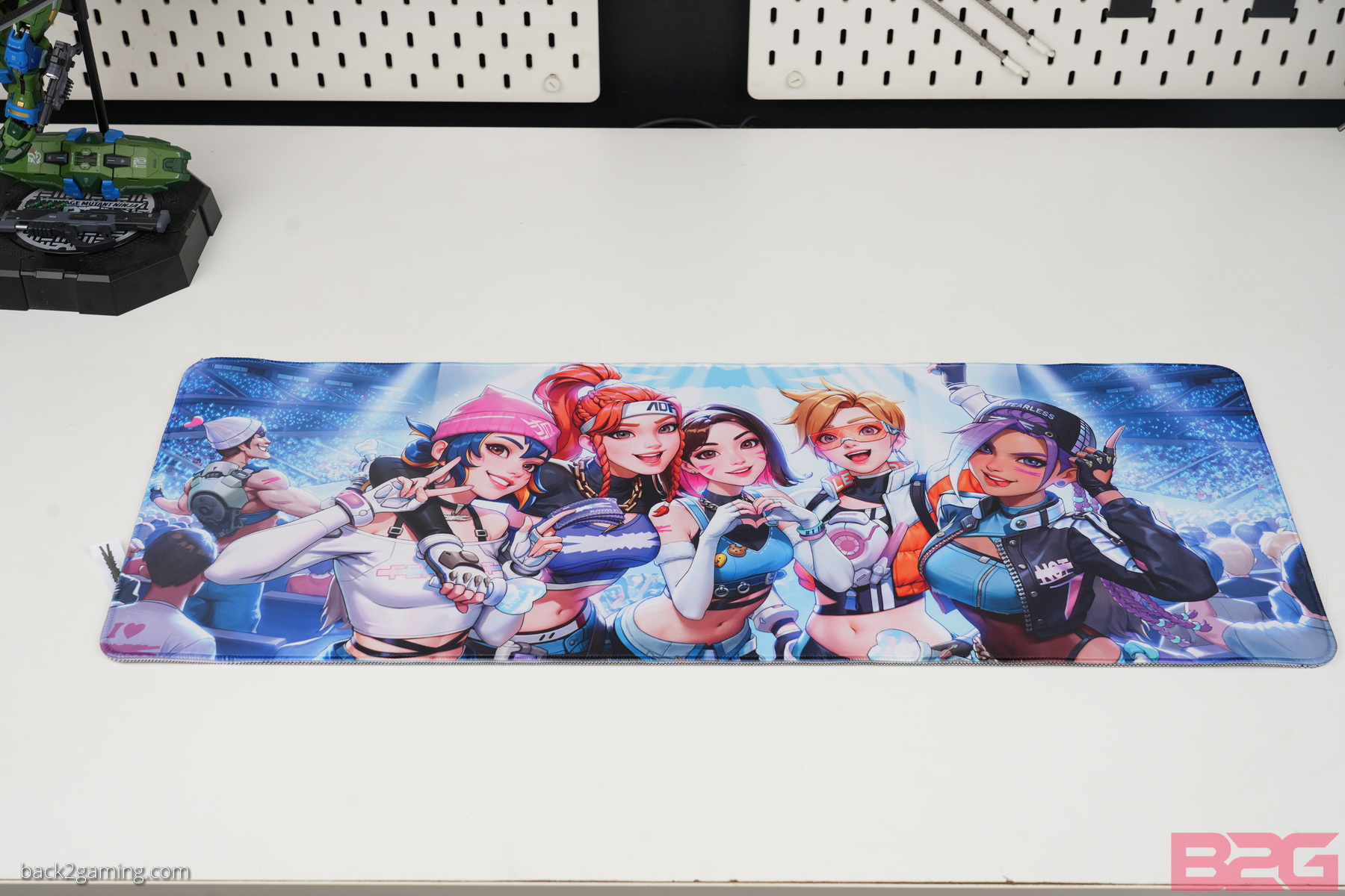 LE SSERAFIM Merchandise LE SSERAFIM X OVERWATCH 2 Official Merch