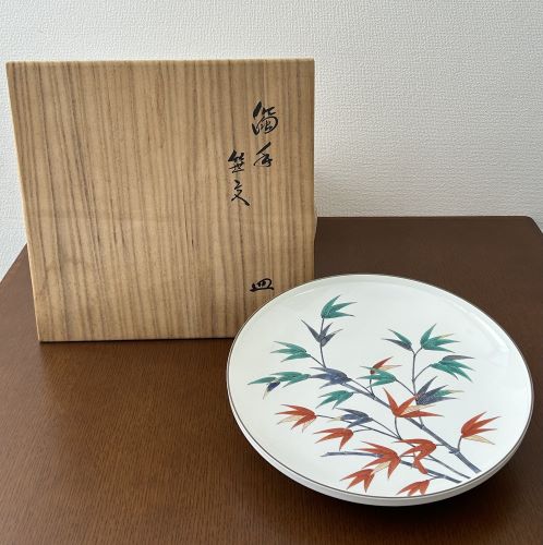 十四代酒井田柿右衛門「濁手笹文皿」 の買取実績｜愛媛県松山市 有田焼