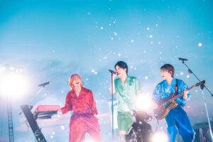 令和を背負う国民的アーティスト”Mrs. GREEN APPLE、ライブフィルム