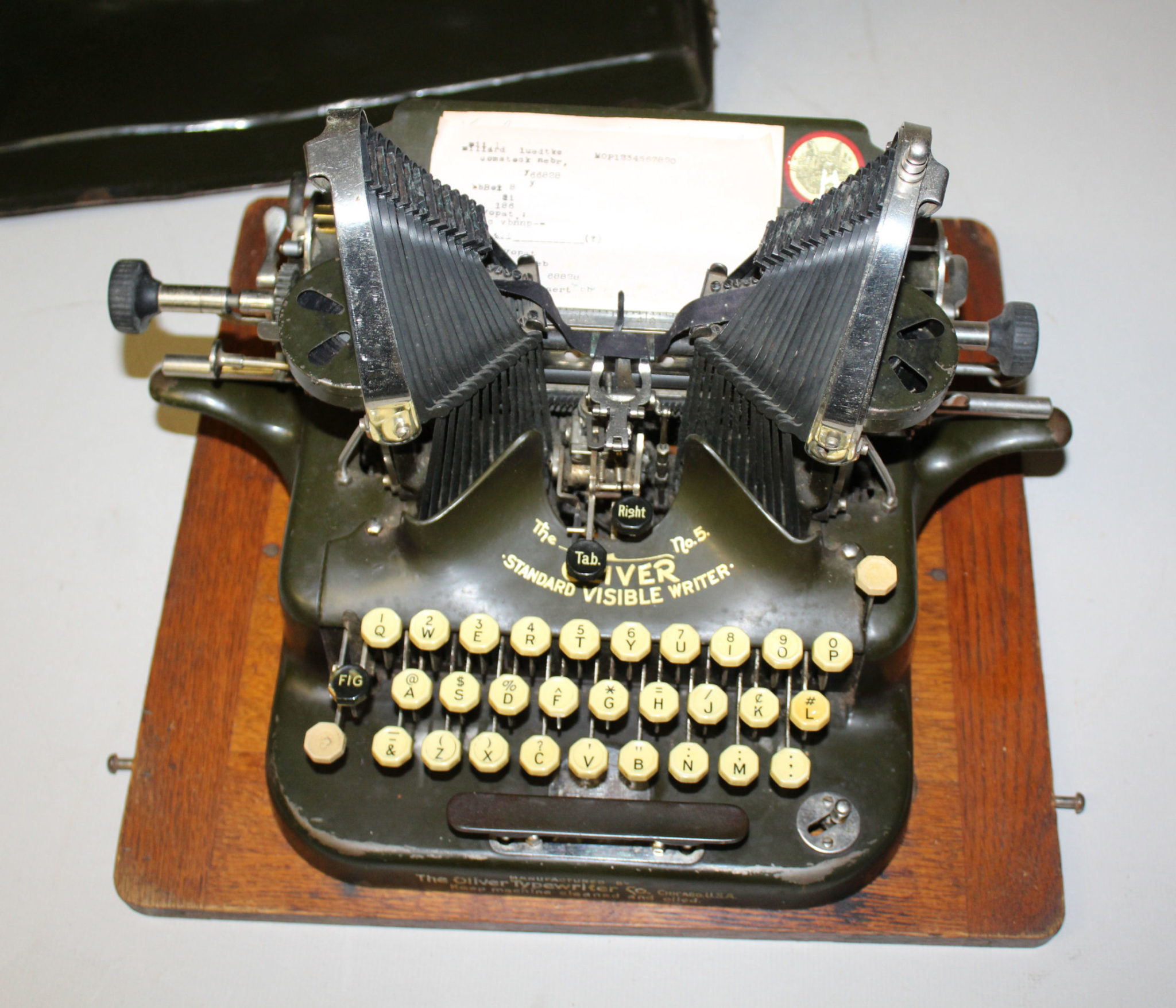 アンティークのレトロなOLIVERタイプライター 【公式通販】
