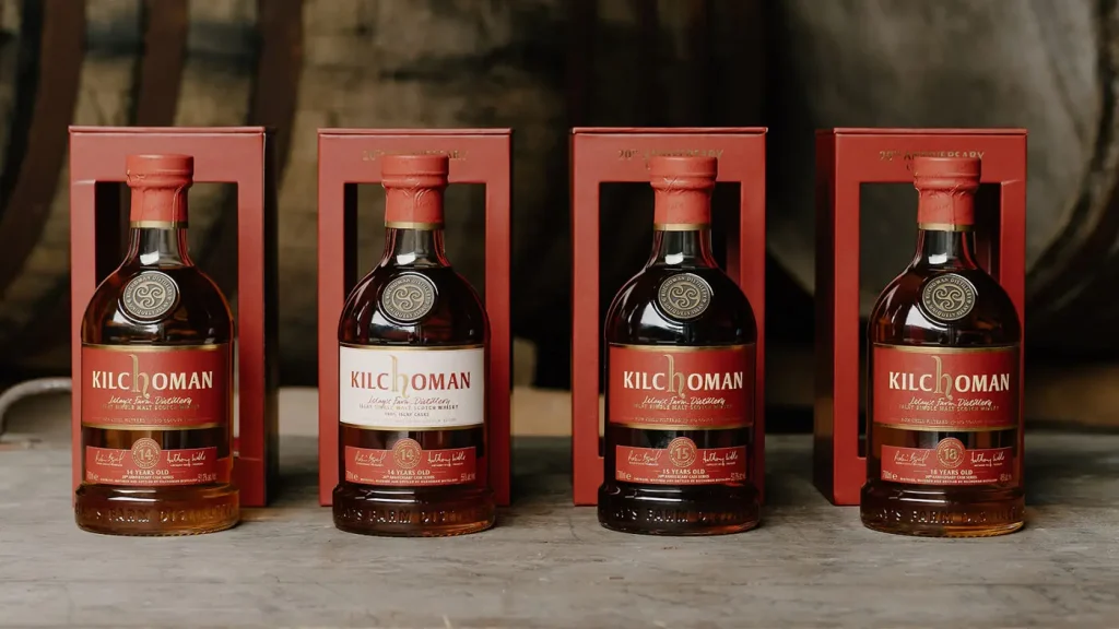 キルホーマン蒸溜所、創立20周年を祝う記念ボトルシリーズを発表