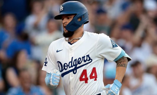 Andy Papes】◇『ドジャース パヘスがデッドボールとなった実使用球