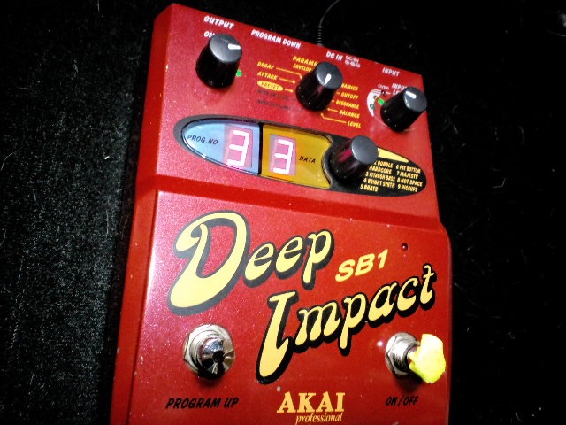 AKAI Deep Impact SB1 ベースエフェクター AKAI Deep Impact SB-1