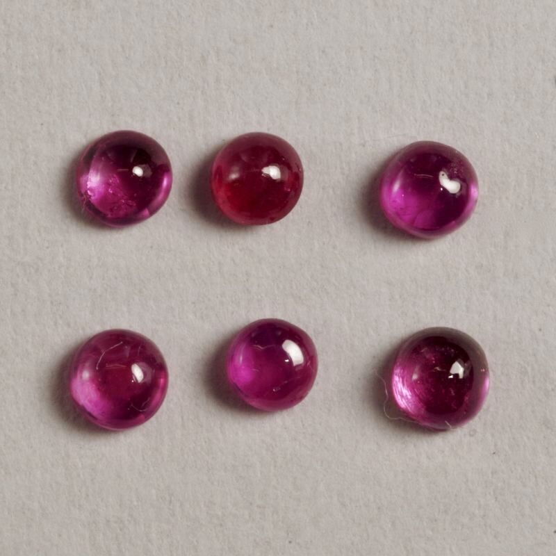 ○当店蔵出し品○【蛍光性有】カボションルビー 平均0.10ct 7月誕生石
