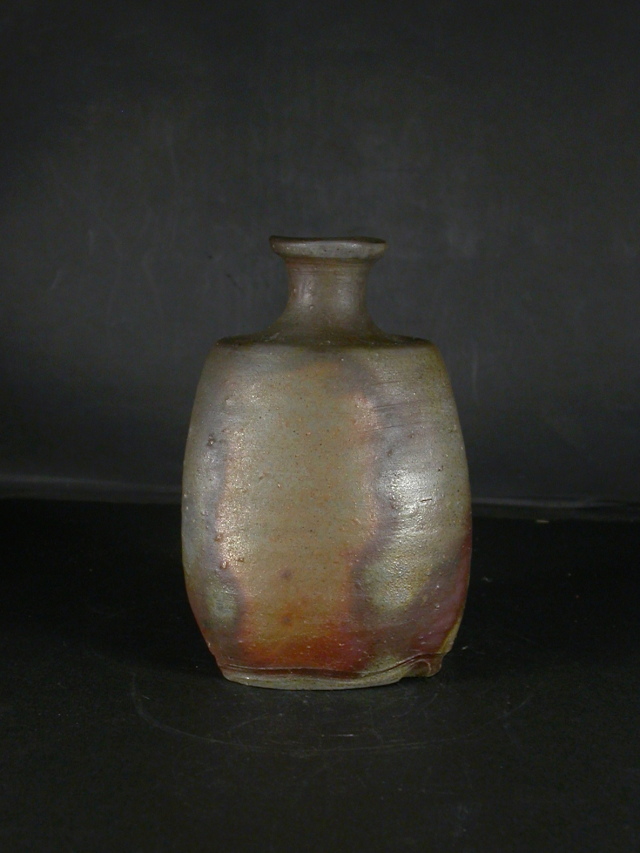 人間国宝 金重陶陽 窯変三角徳利 金重陶陽先生、備前三角徳利。図録搭載