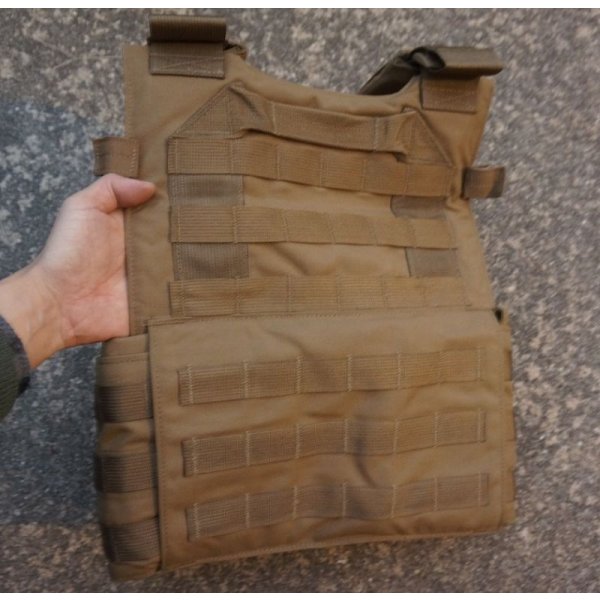 LBT-6094プレートキャリアCB(コヨーテブラウン)新品 - ミリタリー