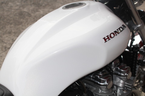 生産終了となりましたが、中古車 2017モデル CB1100 EX ABS 店頭展示し