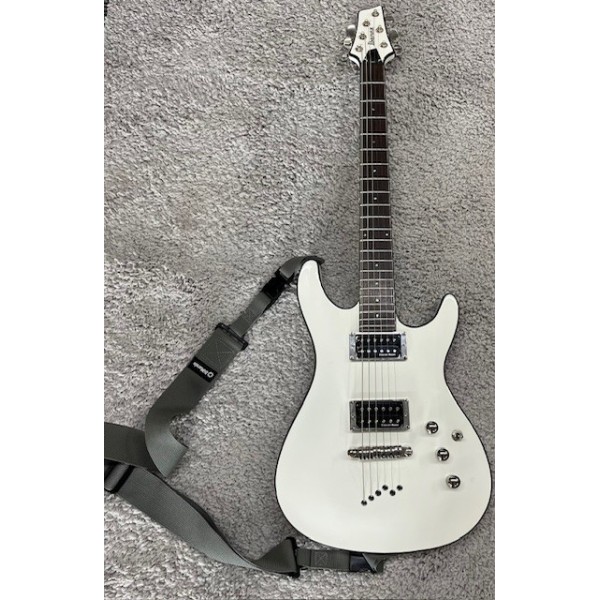 Ibanez SZ320 solid body double cutaway electric guitar w/bag Made