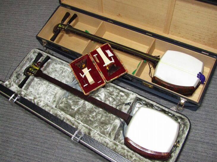 津軽三味線 金ほぞ 子持ち綾杉胴 トチ有 紅木 GP24 東さわり 犬皮 和