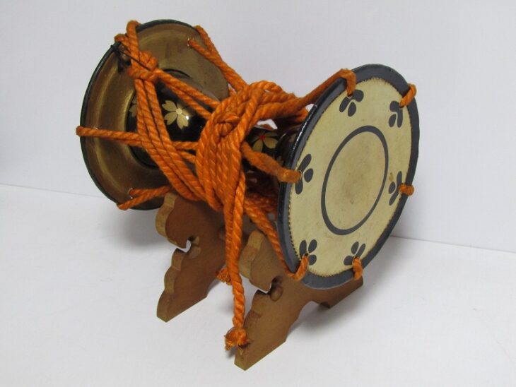 和楽器 果実 柿 蒔絵 時代 鼓箱(K-YC522) 和楽器 果実 柿 蒔絵 時代 鼓