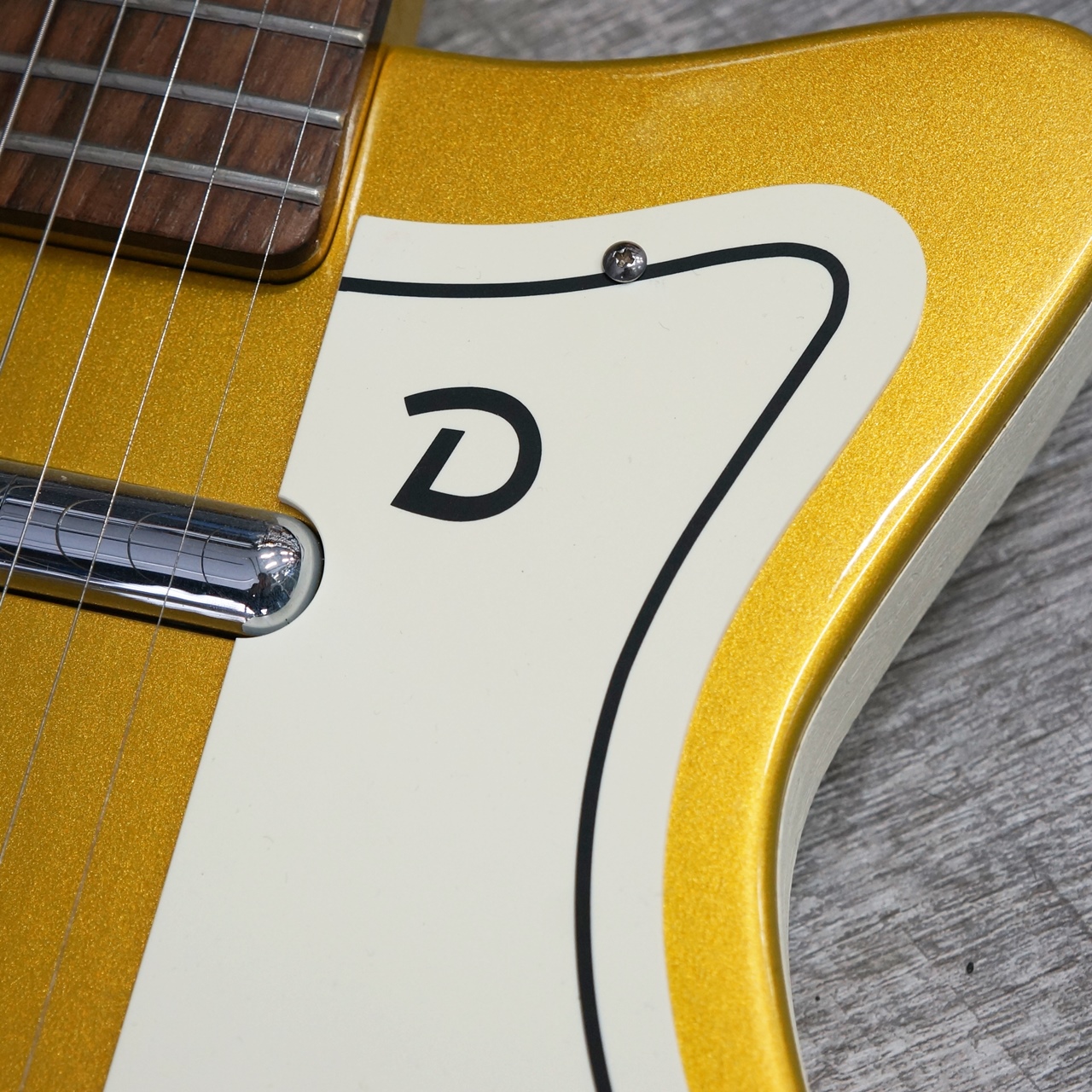期間限定価格】 Danelectro 56 Single Cutaway - Gold - / 楽器屋BOW