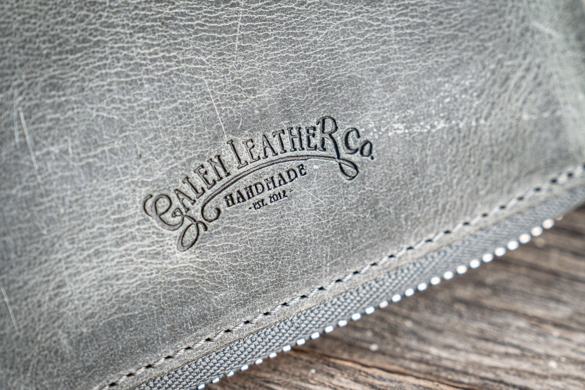 Handmade Leather Zippered 5 Slot Pen Case - Smoky Grey | Galen Leather