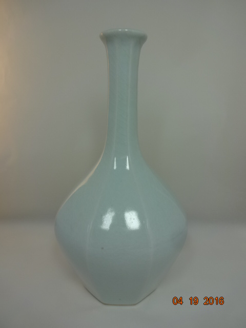 茶道具・古道具・韓国陶磁器・花入・花器・白磁面取長頚瓶 茶道具