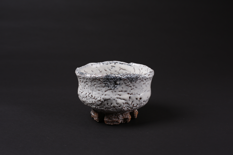鬼萩茶碗割高台 十一代 三輪 休雪｜ARTISTS｜GALLERY ASUKA