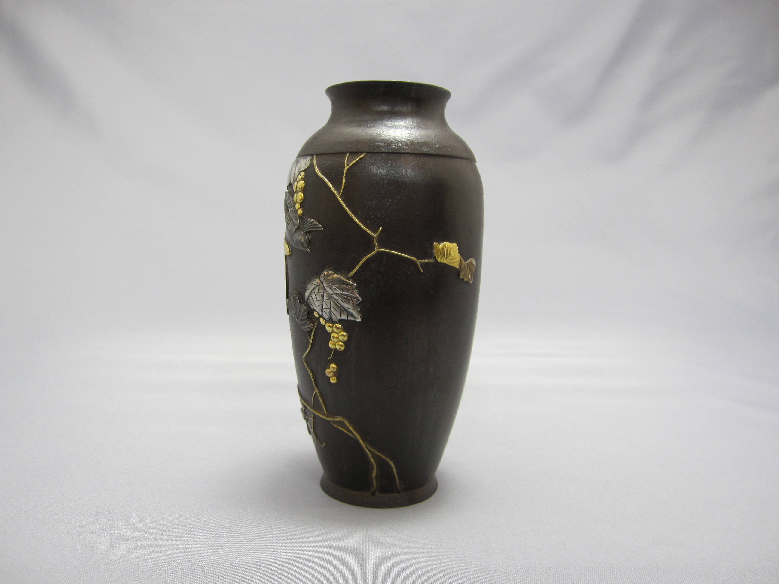 2643 高岡銅器 銅花瓶 希少 金銀象嵌 鳥花文図 2643 高岡銅器 銅花瓶