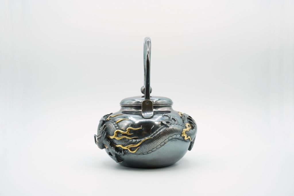 中国 大明宣徳年製銘 龍鳳紋瓶 送料込み0716 中国 色絵 瓶 龍鳳花蝶図