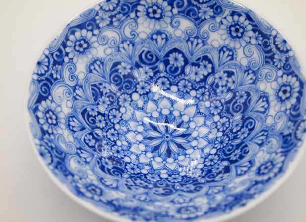 橋本よしこさん作 磁器染め付け 蓋もの 橋本よしこさん作 磁器染め付け