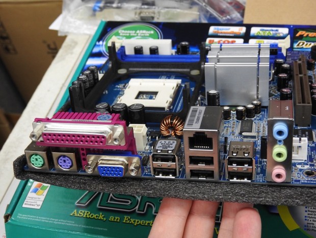 懐かしのSocket 478対応マザーボード、ASRock「P4i65G」の新品が