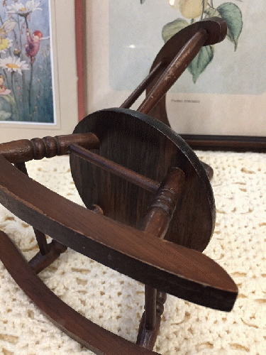 お人形用の木製ロッキングチェア｜「GENIO ANTICA（ジェニオアンティカ