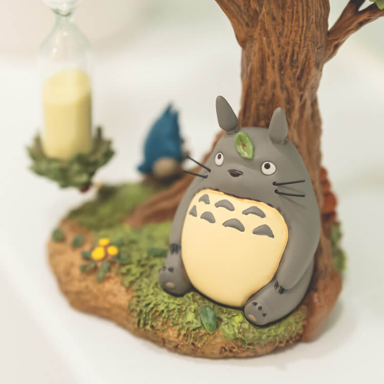 となりのトトロ ジオラマ砂時計 クスノキとトトロたち｜三鷹の森ジブリ
