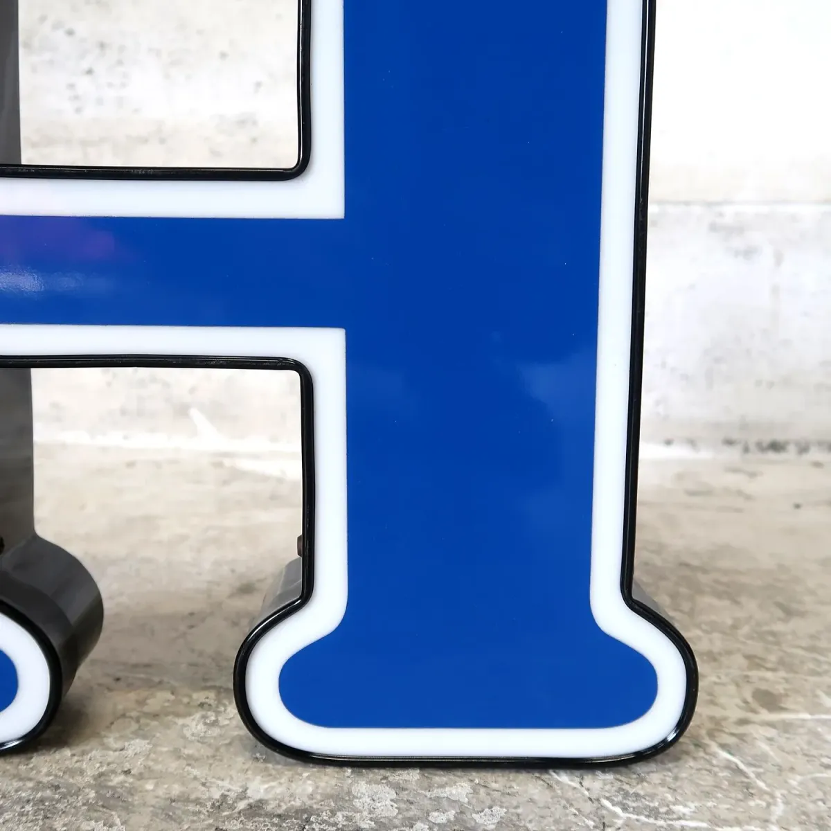 ビンテージ レターサイン H ｜ glow ANTIQUES