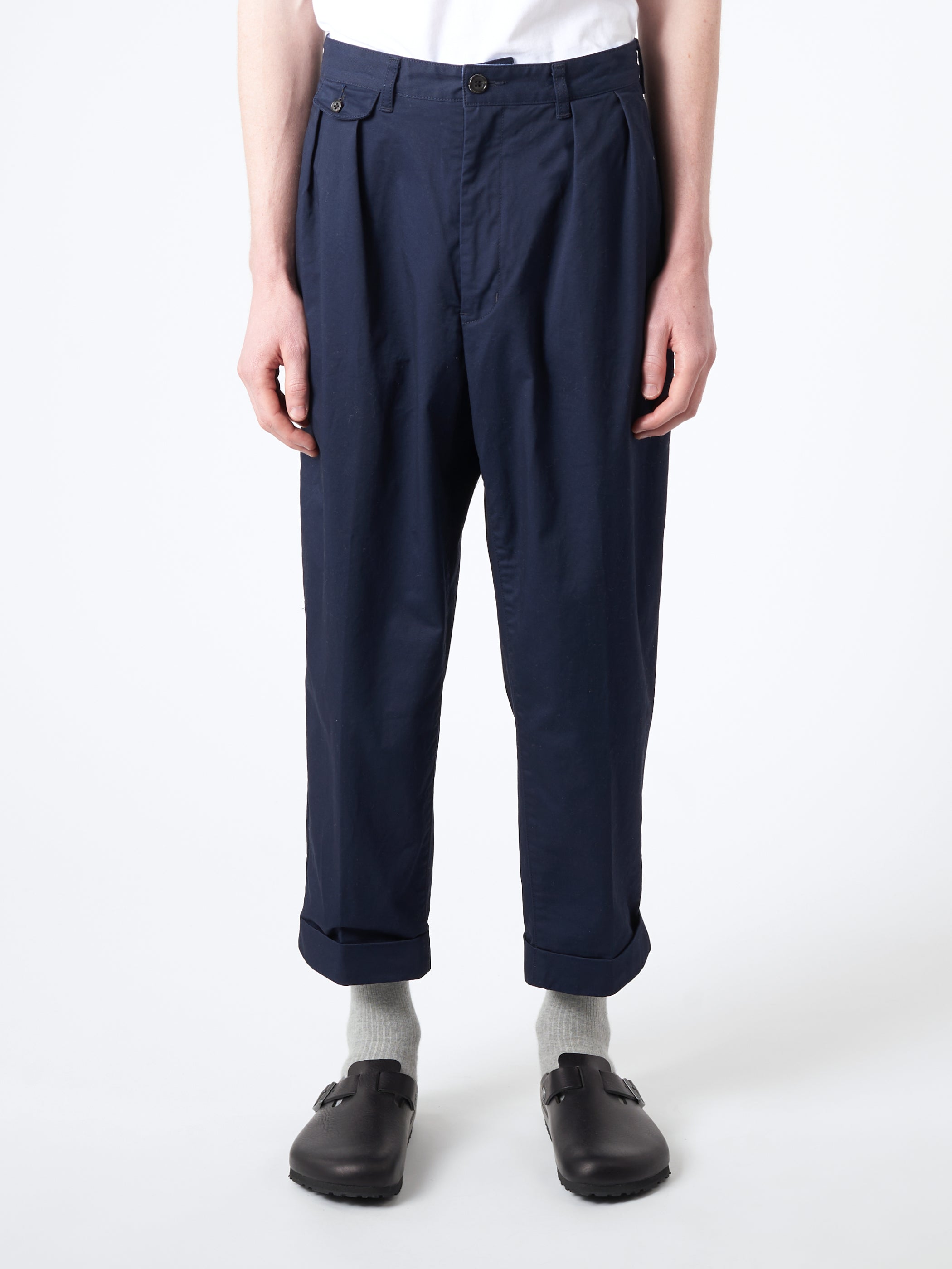 BEAMS PLUS - 2 Pleat Chino in Navy – gravitypope