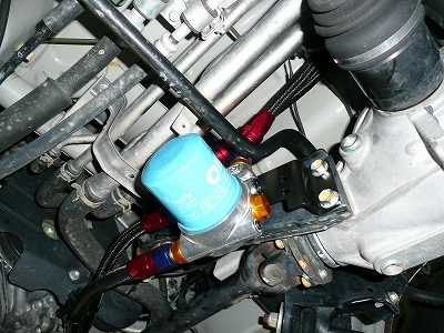 キャリイ（DA63T）4WD車にオイルクーラーキット装着～♪｜社長