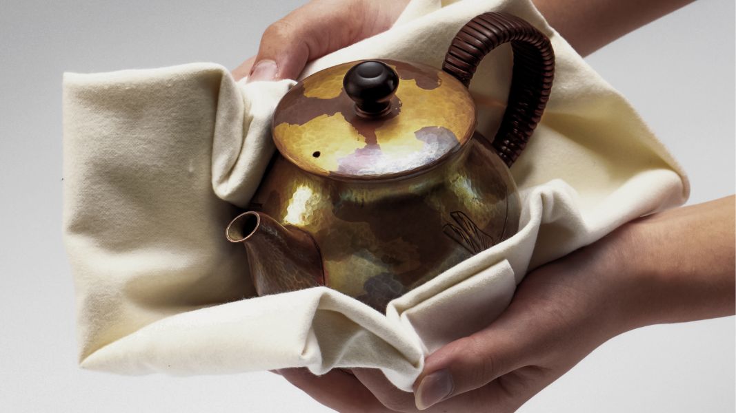 無形文化財 鎚起銅器「玉川堂」- GYOKUSENDO