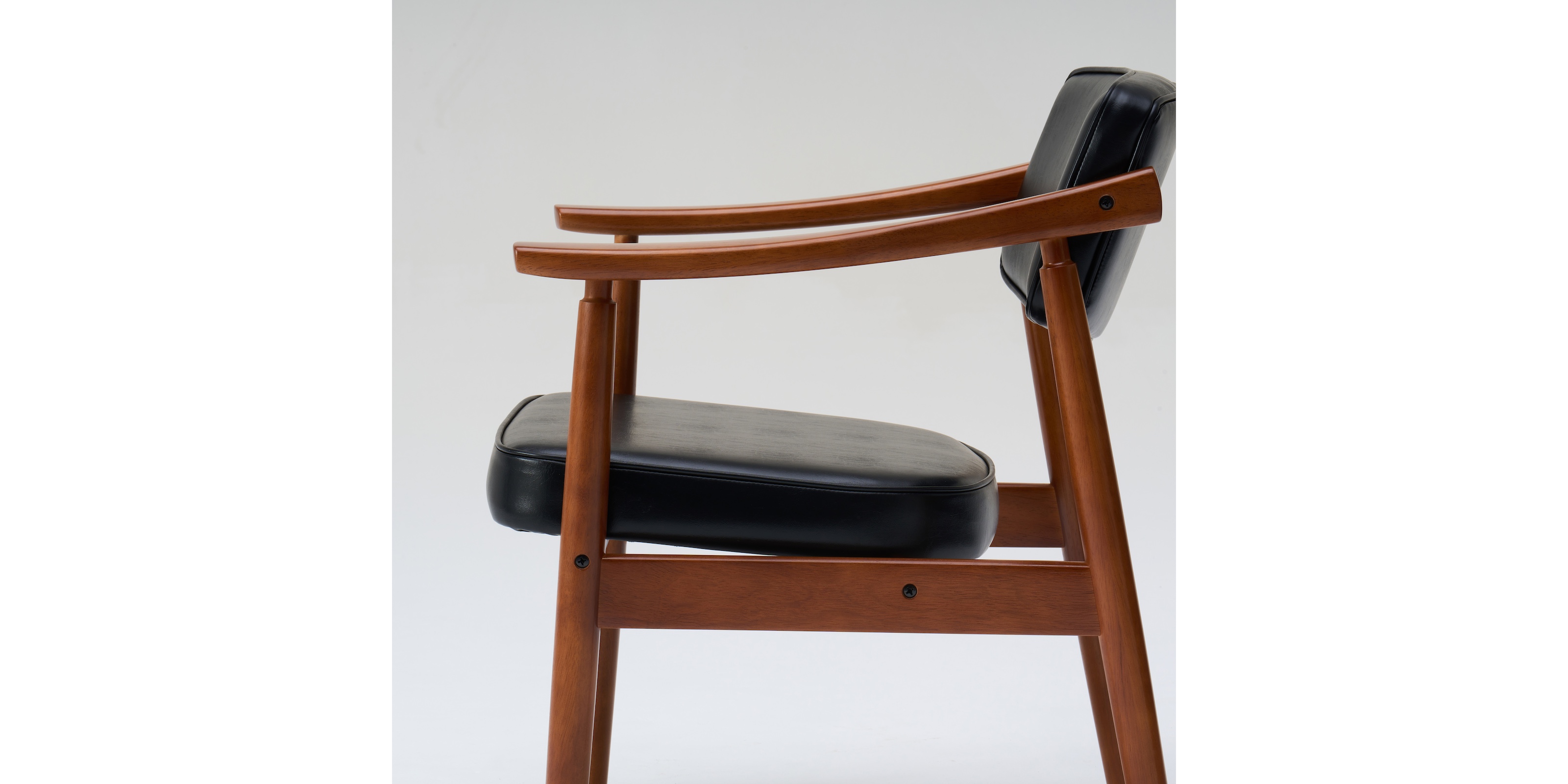 カリモク60 Dチェア・タープグリーン | D&DEPARTMENT