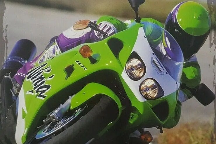 Kawasaki ZX-7R (1996-2002): [Review & Buying Guide]