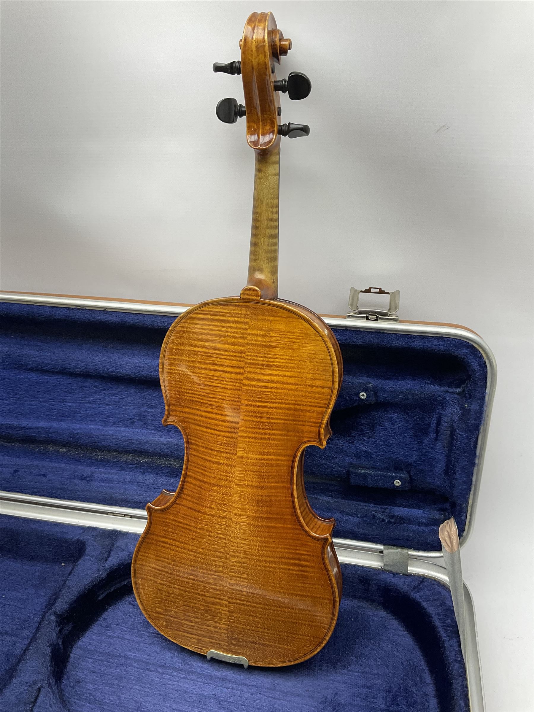 Early 20th century German Ernst Kreusler violin with 36cm two