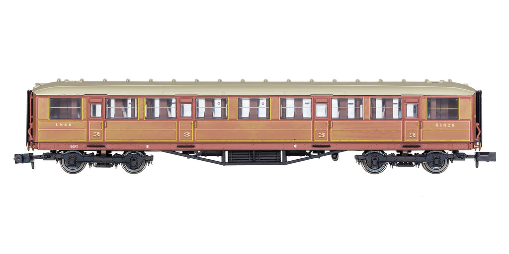 2P-011-013 N Gauge Gresley LNER Teak 3rd Class 61628– Dapol