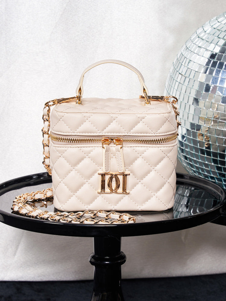 ダーリッチ キルティングスクエアミニバッグ