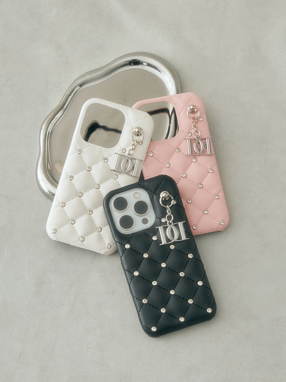 ダーリッチ キルティングビジューDDチャームiPhoneケース 13/14