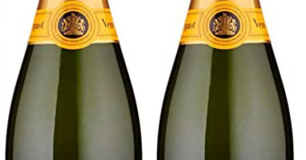 Veuve Clicquot Brut Yellow Label Champagne Gift Set