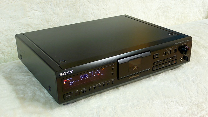 Sony DTC-ZE700 DAT Recorder @ deep!sonic